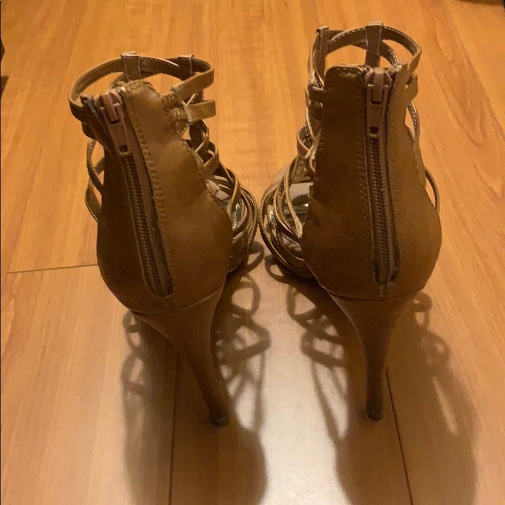 Heels - Picture 4 of 4